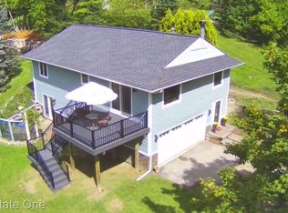 851 Grix Ct, Lake Orion, MI 48362