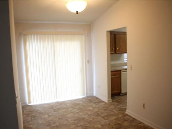 5th image of 2422 E Illiana St