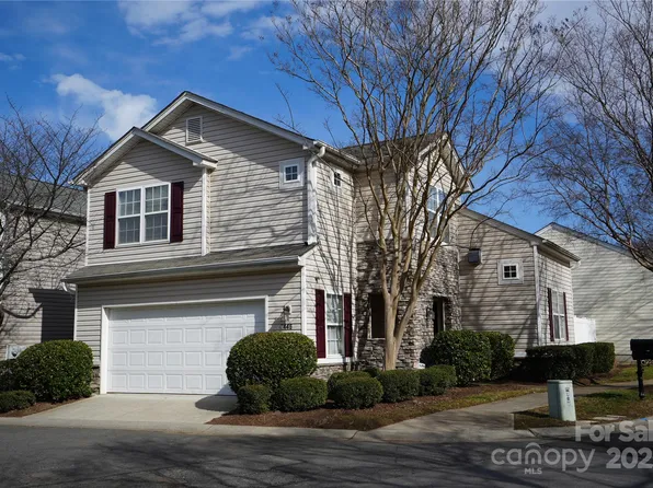9445 Meadowmont View Dr #137, Charlotte, NC 28269