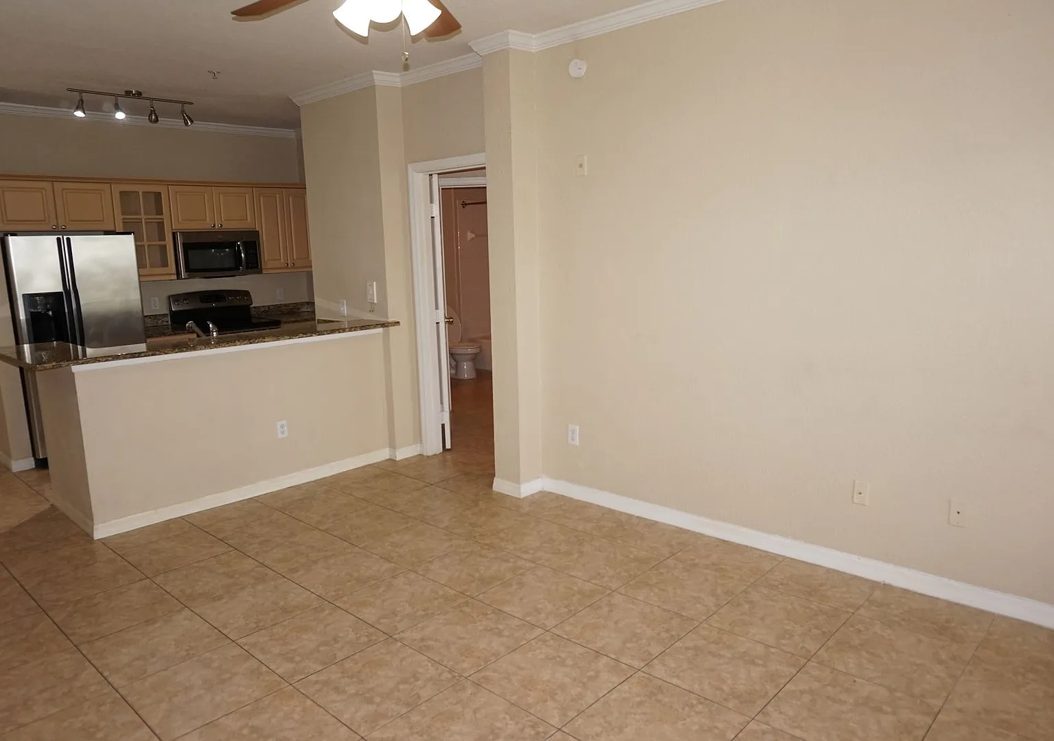 Priced to Rent Fast in Mosaic at Millenia — Photo 4