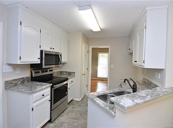5th image of 110 S Fork Ln