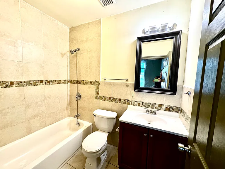 439 N 13th St #4C — Photo 8