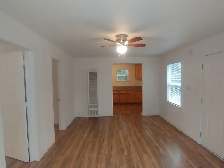 149-153 S Lincoln St — Photo 2