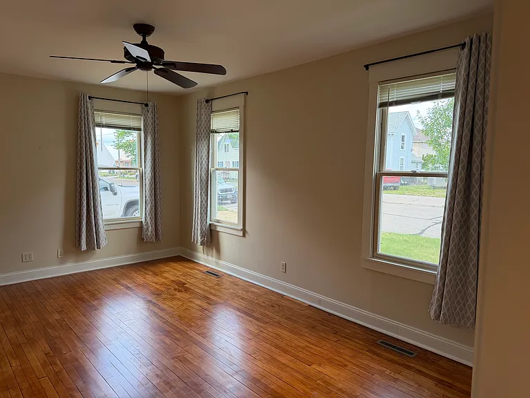 407 N Washington St — Photo 3