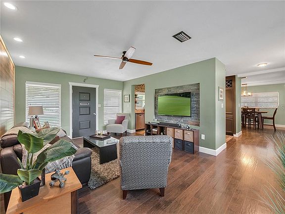 4th image of 2115 Corena Dr