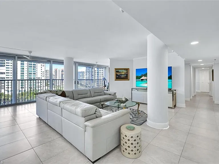 4041 Gulf Shore Blvd N #907 — Photo 2