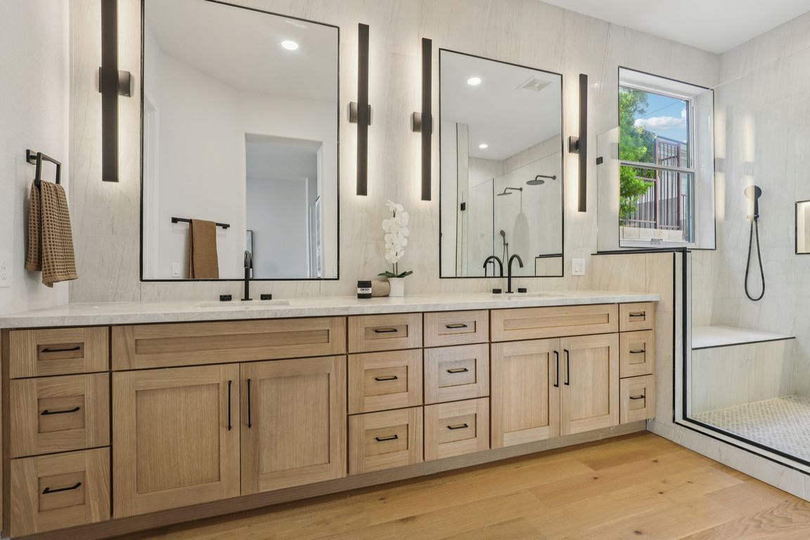 next background image