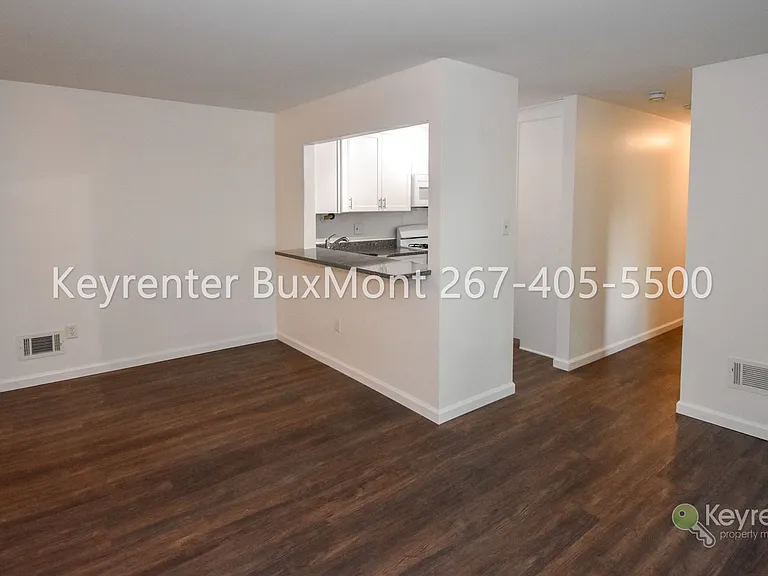 115 Hickory Ct — Photo 4