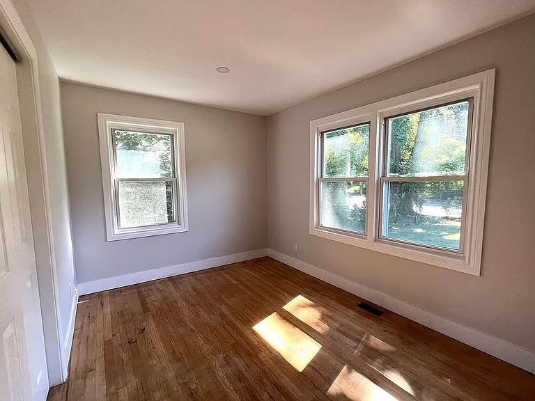 127 N Country Rd — Photo 8