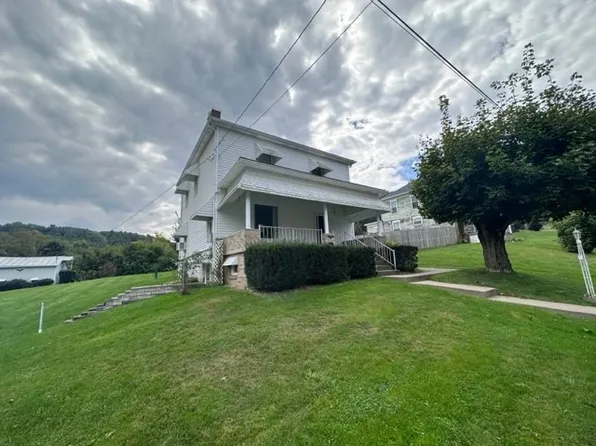 140 3rd St, Rogersville, PA 15359