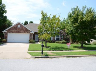 2873 N Hay Meadows Ave, Fayetteville, AR 72704