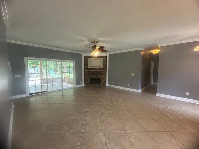 6 bed, 3414 sqft, $5,500 — Photo 3