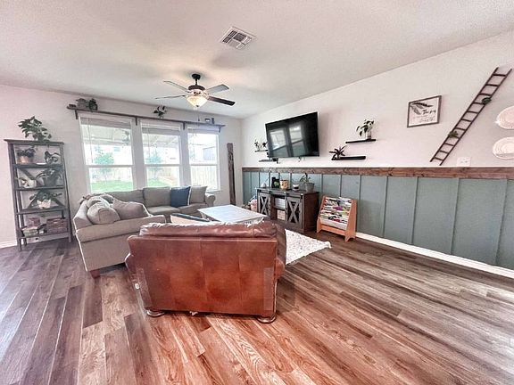 4th image of 1931 Brandywine Dr