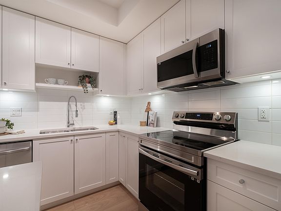 5th image of 15858 Fraser Hwy #113