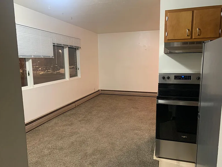 527 E Main St #5 — Photo 8