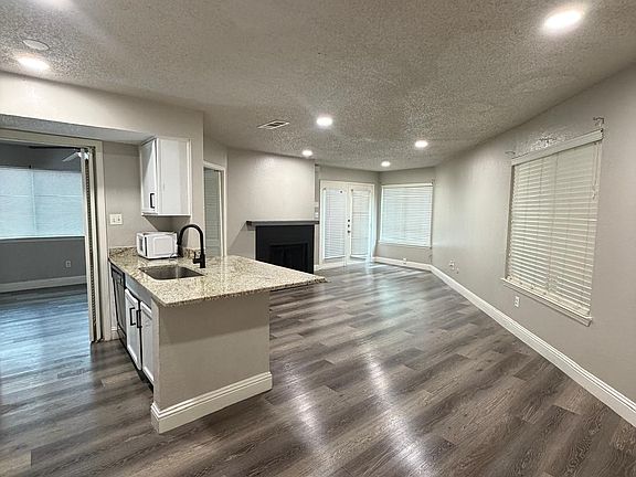 4th image of 2304 Balsam Dr APT E107