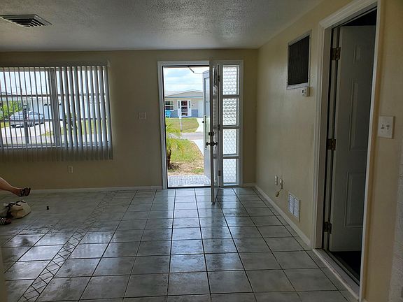 4th image of 4051 Scarlet Maple Dr