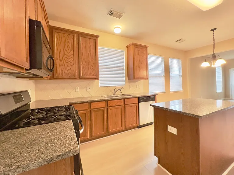 719 Pickett Hill Ln — Photo 12