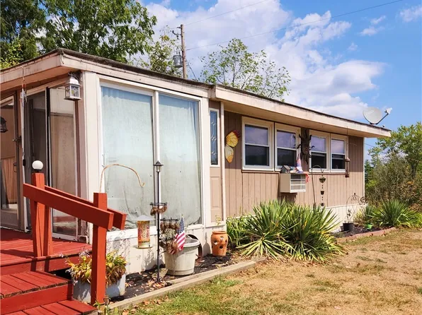 23516 Hideaway Dr, Senecaville, OH 43780