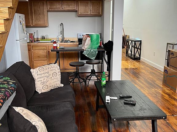 3rd image of 1119 Douglas Ave #14