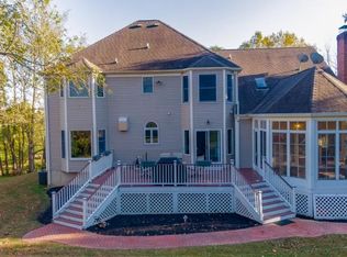 32 Sutton Farm Rd, Flemington, NJ 08822