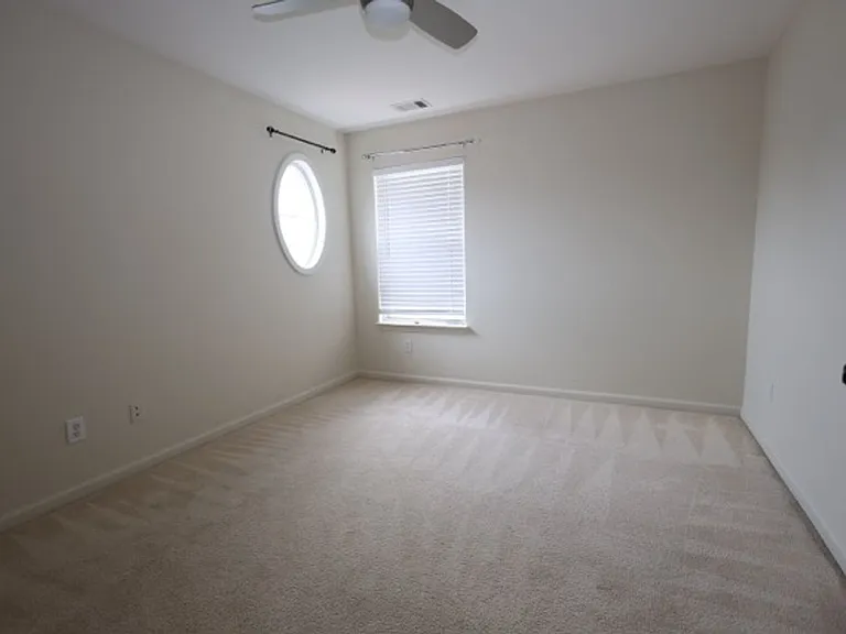 1199 Wetlands Ct — Photo 29