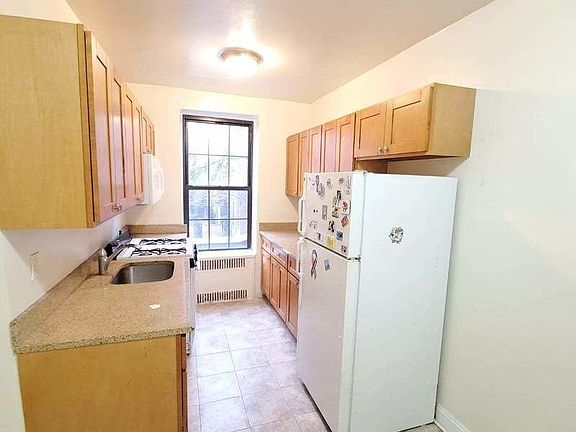 2nd image of 181 Hawthorne St #2S