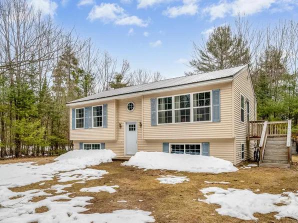 44 McGill Fern Road, Standish, ME 04084