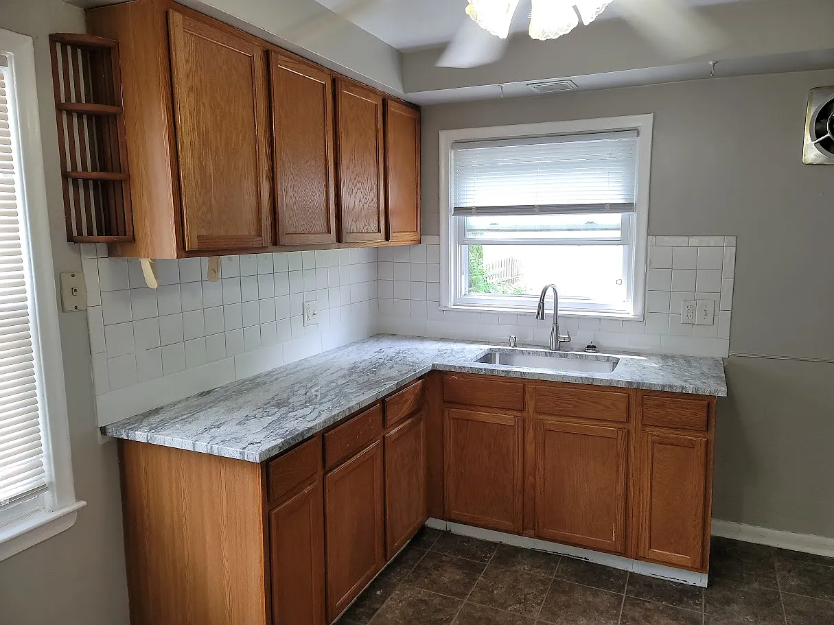 3 bed, 1.5 bath, 1000 sqft, $1,665 — Photo 4