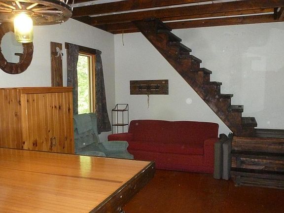11th image of 465 Miltonberger Rd