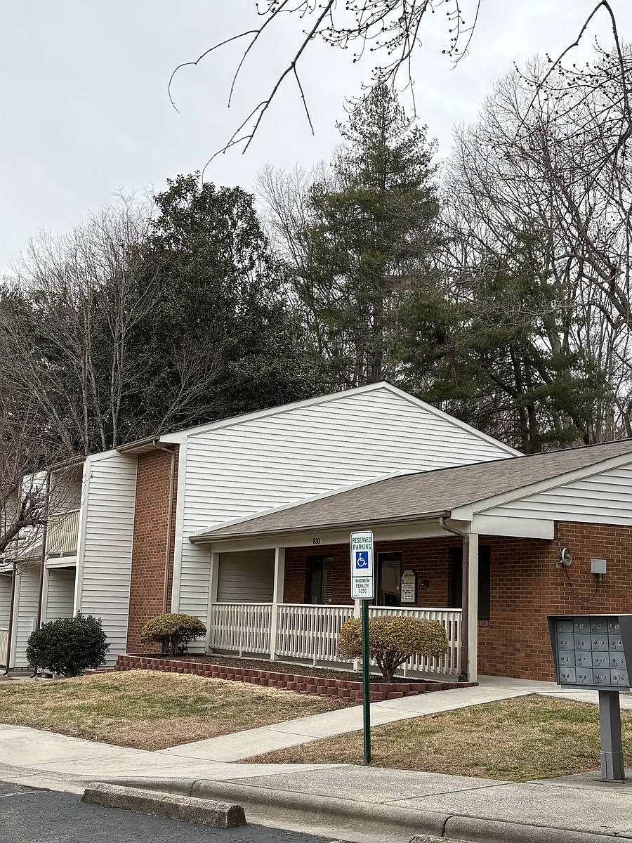 Building Photo - Willow Hill