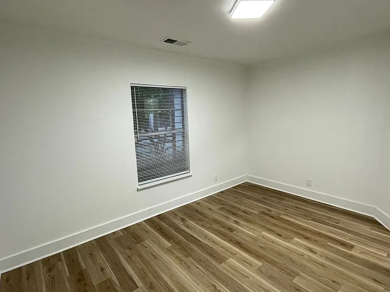 609 Cox St — Photo 9