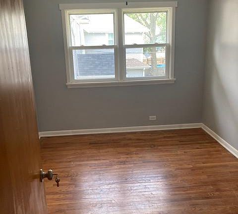 4th image of 394 17th St SE APT D