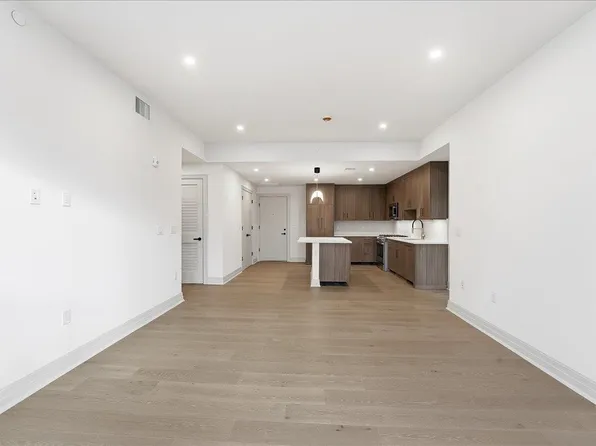 921 Madison Street image 8 of 25