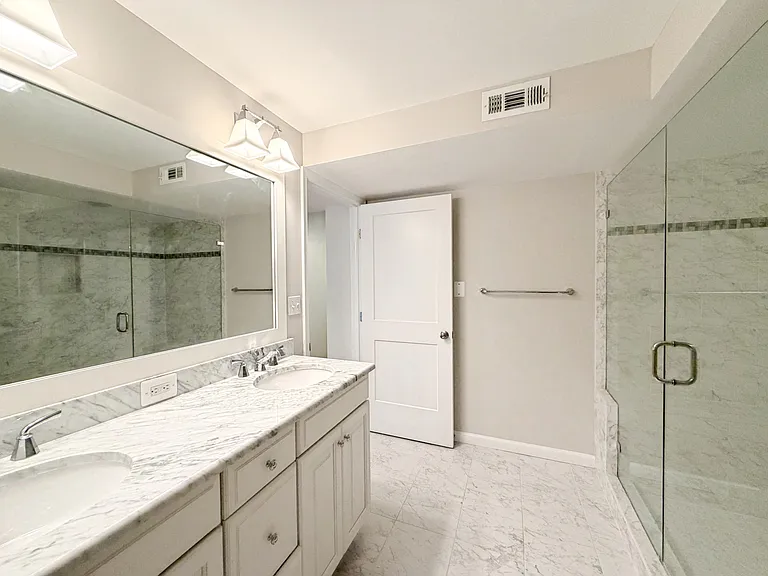 10611 Allenwood Ln — Photo 36
