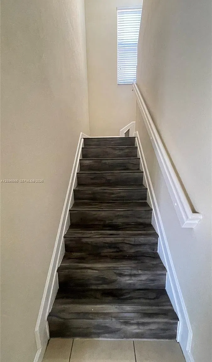 4 bed, 3080 sqft, $4,000 — Photo 3