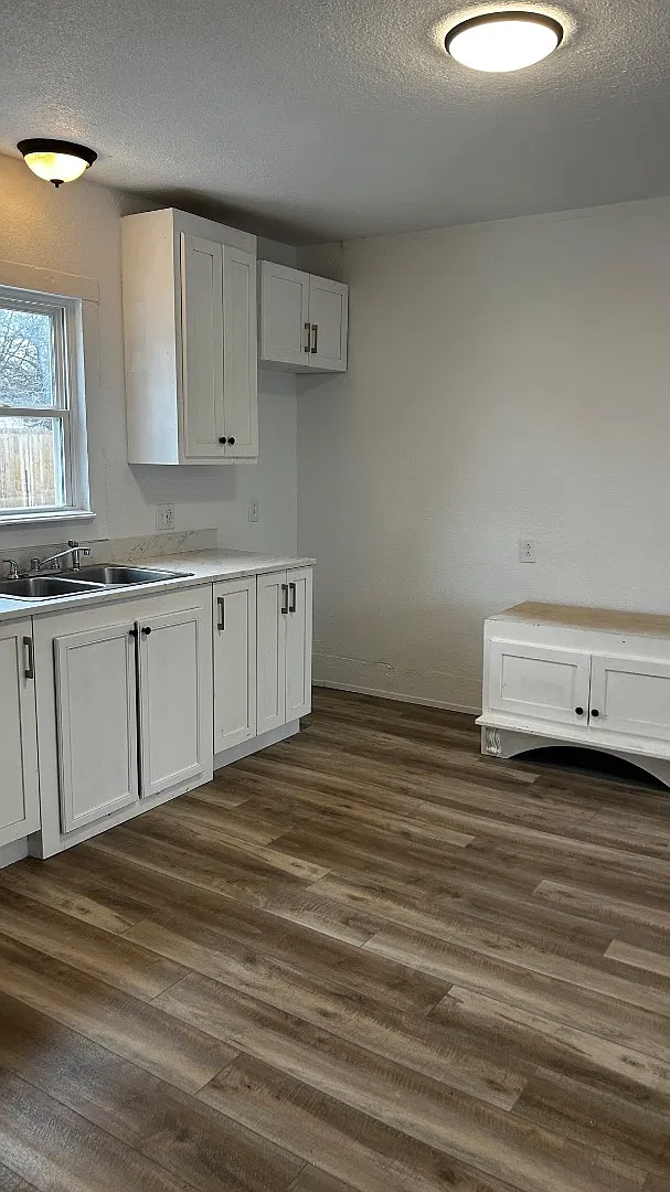 517 N Webb St — Photo 4