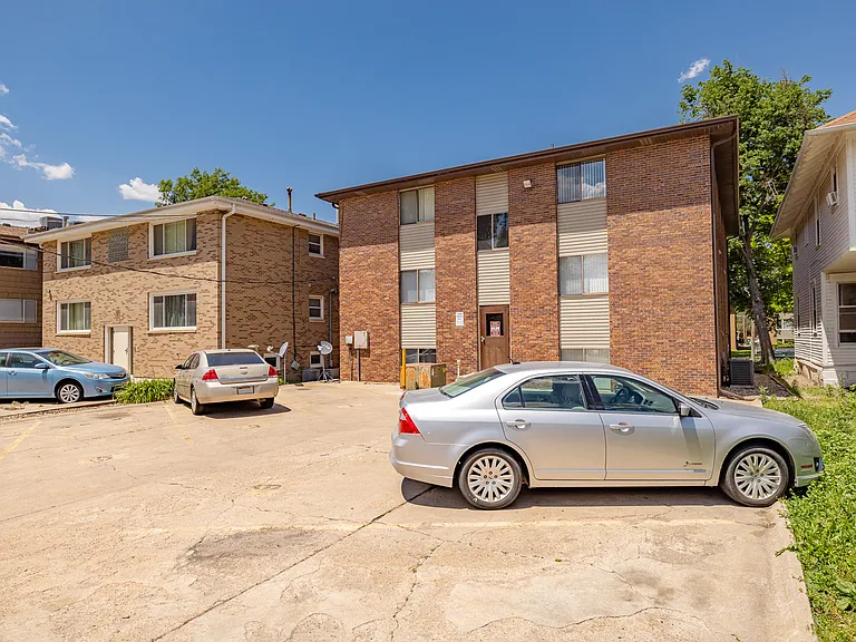 1327 D St #6 — Photo 20