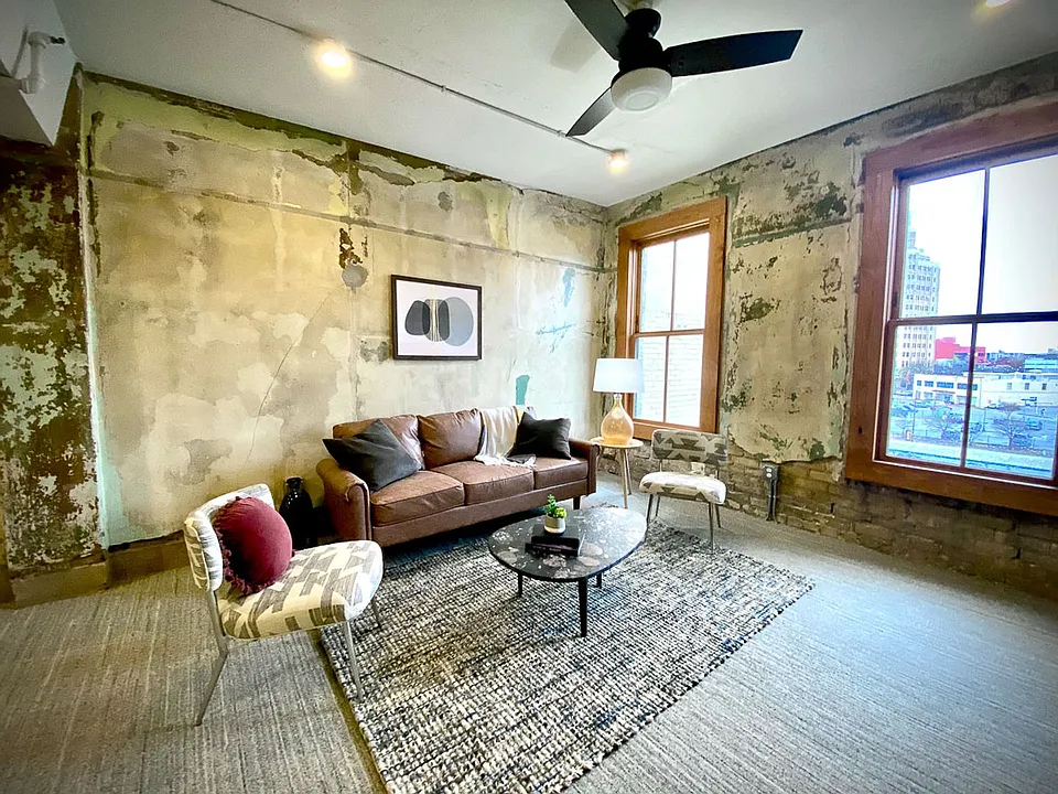 219 N Alamo St