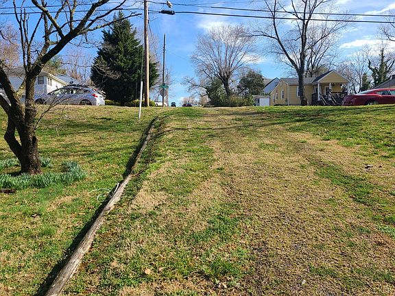 3rd image of 905 McCausland St Lot 5