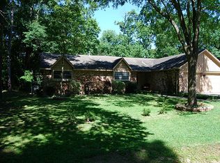 61 Artesian Oaks Dr, Conroe, TX 77304