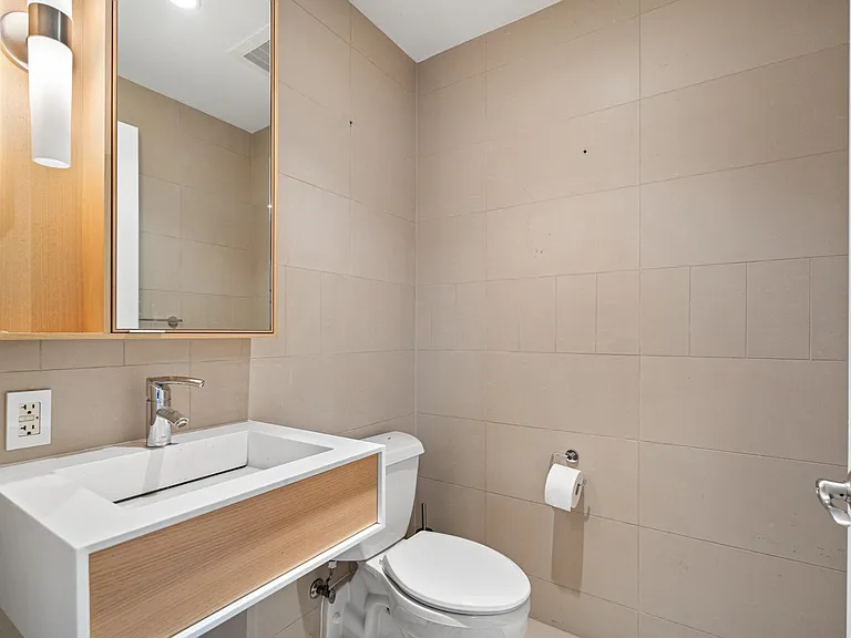 1515 15th St NW #201 — Photo 30