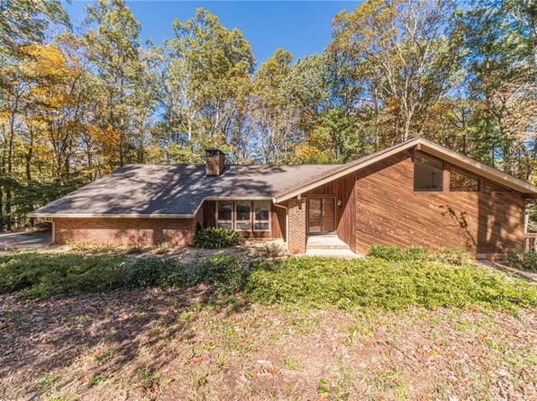 2612 Country Club Dr SE, Conyers, GA 30013