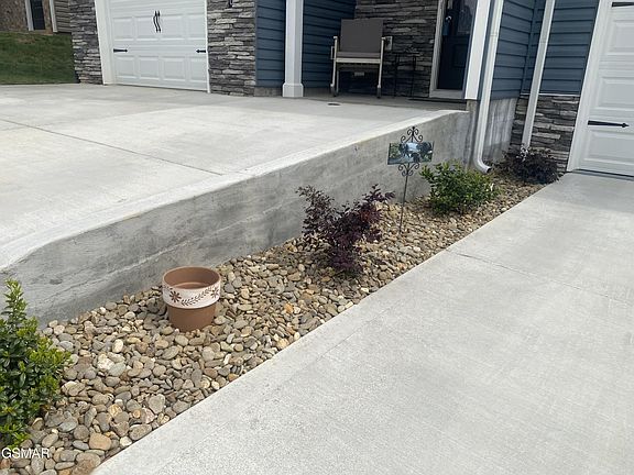 3rd image of 3466 Tyee Crossing Way