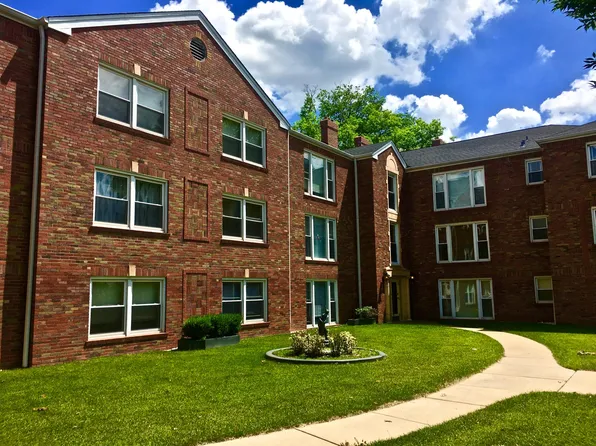 818 S Brentwood Blvd APT 2B, Saint Louis, MO 63105