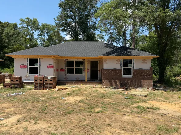55 Capri Dr, Sumter, SC 29150