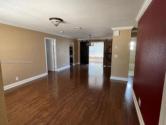3rd image of 621 Eagle Dr
