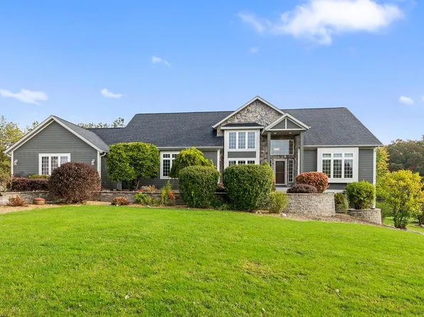 W306S2774 Wild Berry LANE, Waukesha, WI 53188