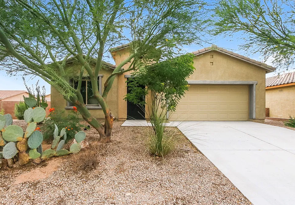 1176 E Madera Grove Ln