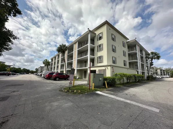 2999 NW 48th Avenue #351, Lauderdale Lakes, FL 33313